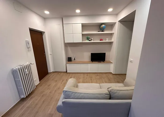 Apartment Renovated Three-room With Balcony In Tormarancia *