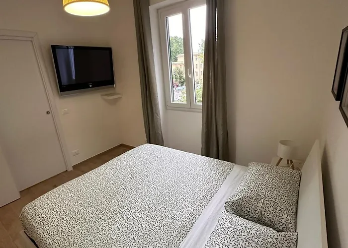 Renovated Three-room With Balcony In Tormarancia Apartment *